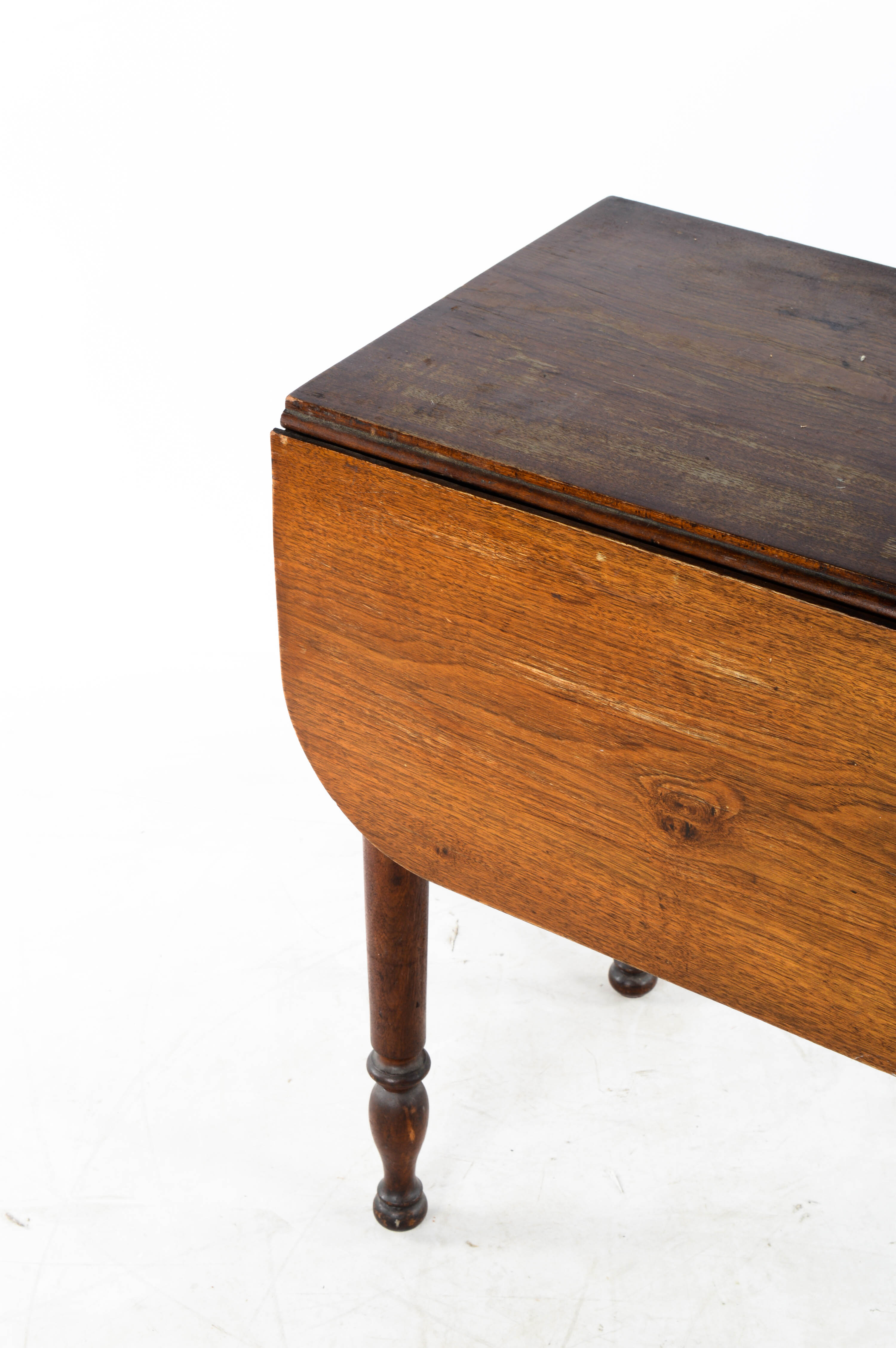 Antique Sheraton Style Drop-Leaf Table in Walnut