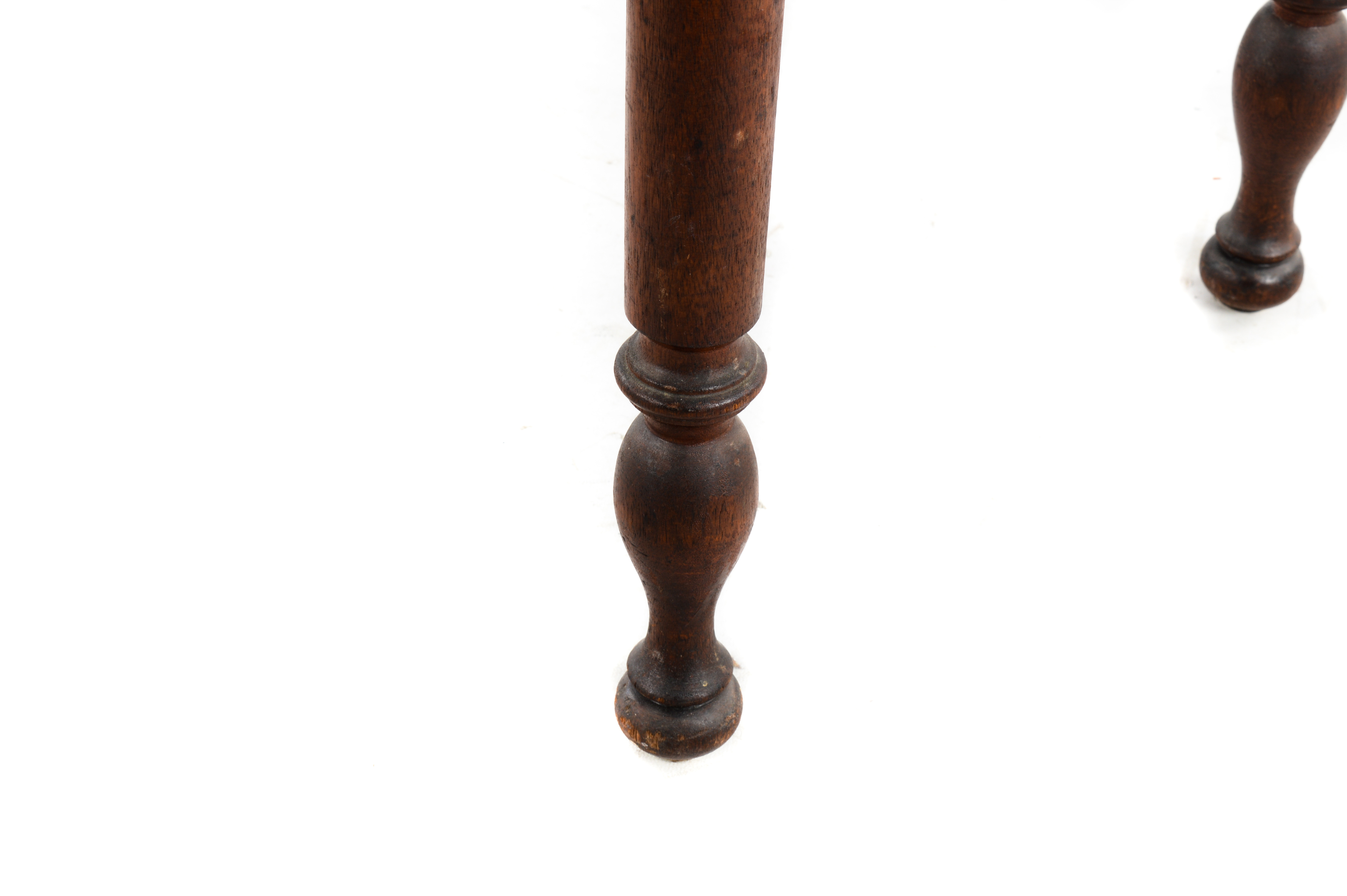 Antique Sheraton Style Drop-Leaf Table in Walnut