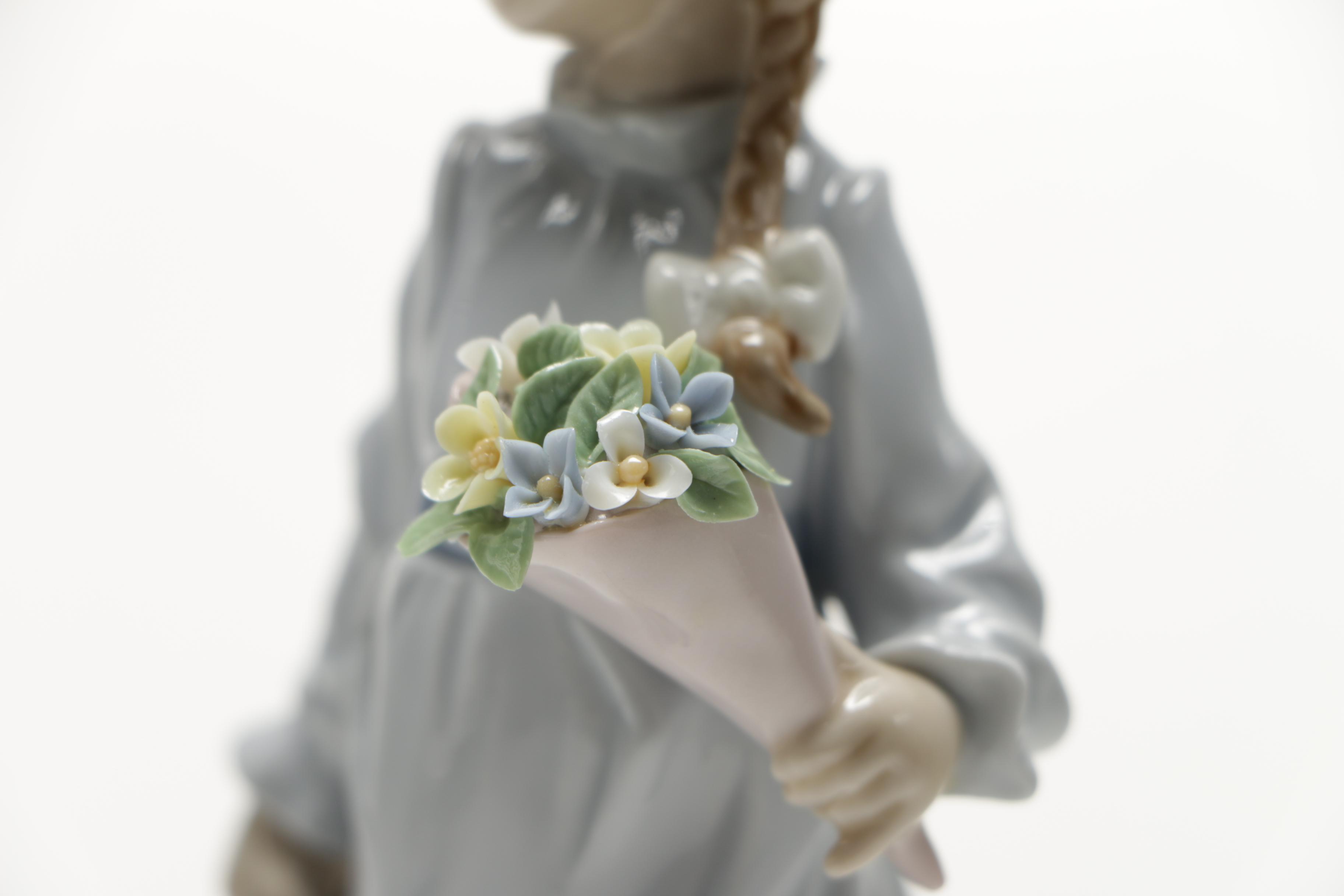 Lladró "School Days" Collectors Society Porcelain Figurine