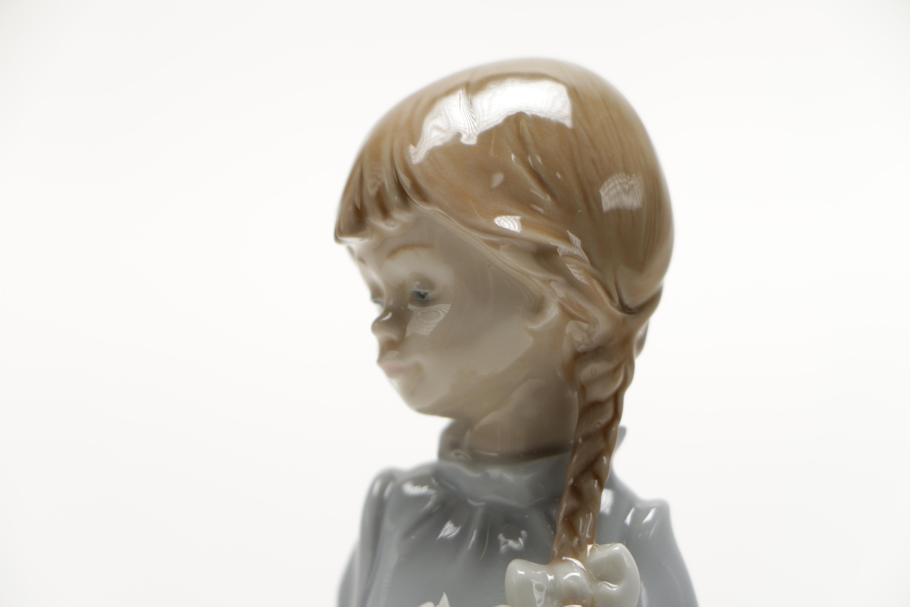 Lladró "School Days" Collectors Society Porcelain Figurine