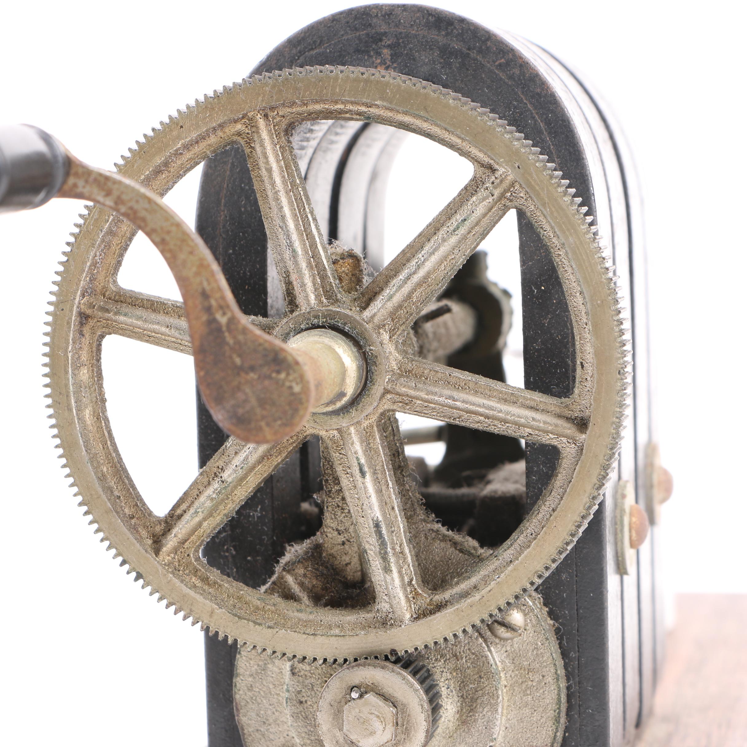 Hand Crank Light Bulb Generator