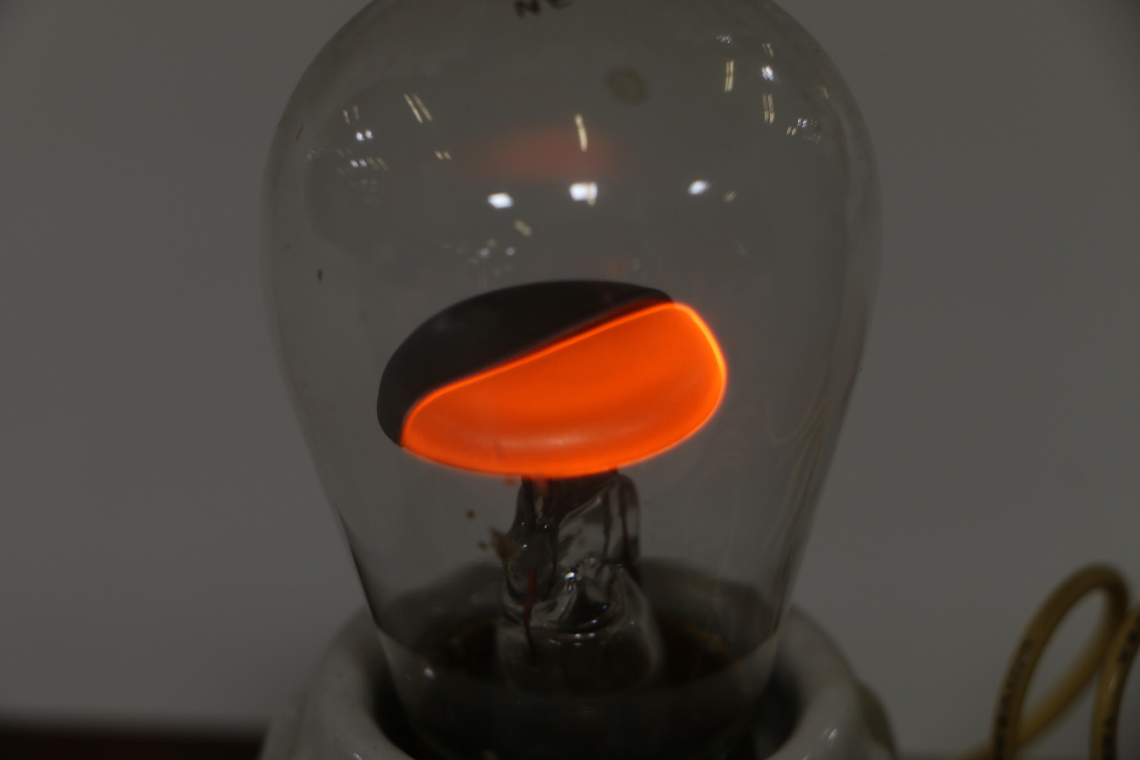 Hand Crank Light Bulb Generator