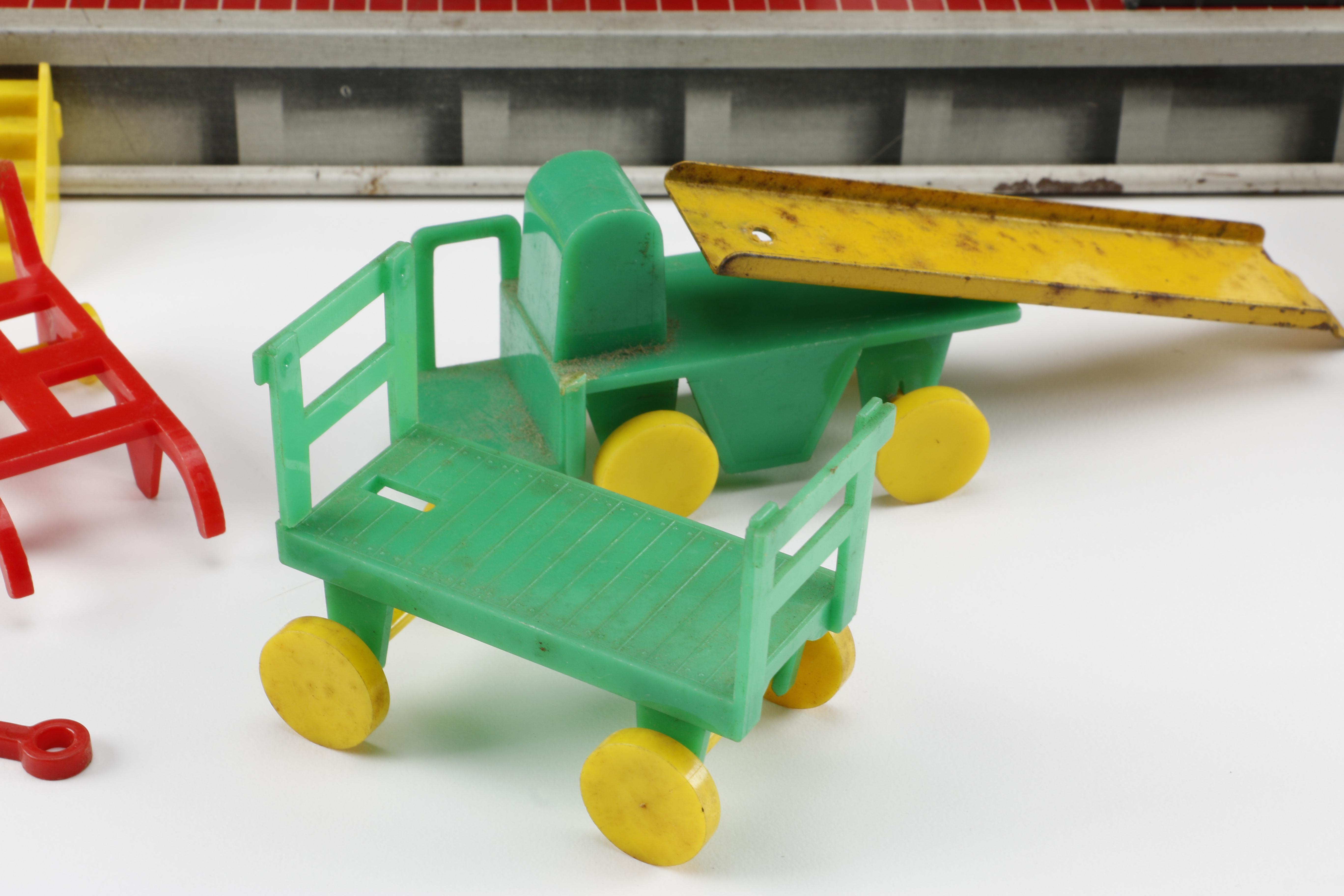 1950s Marx Tin Litho Freight Terminal Playset