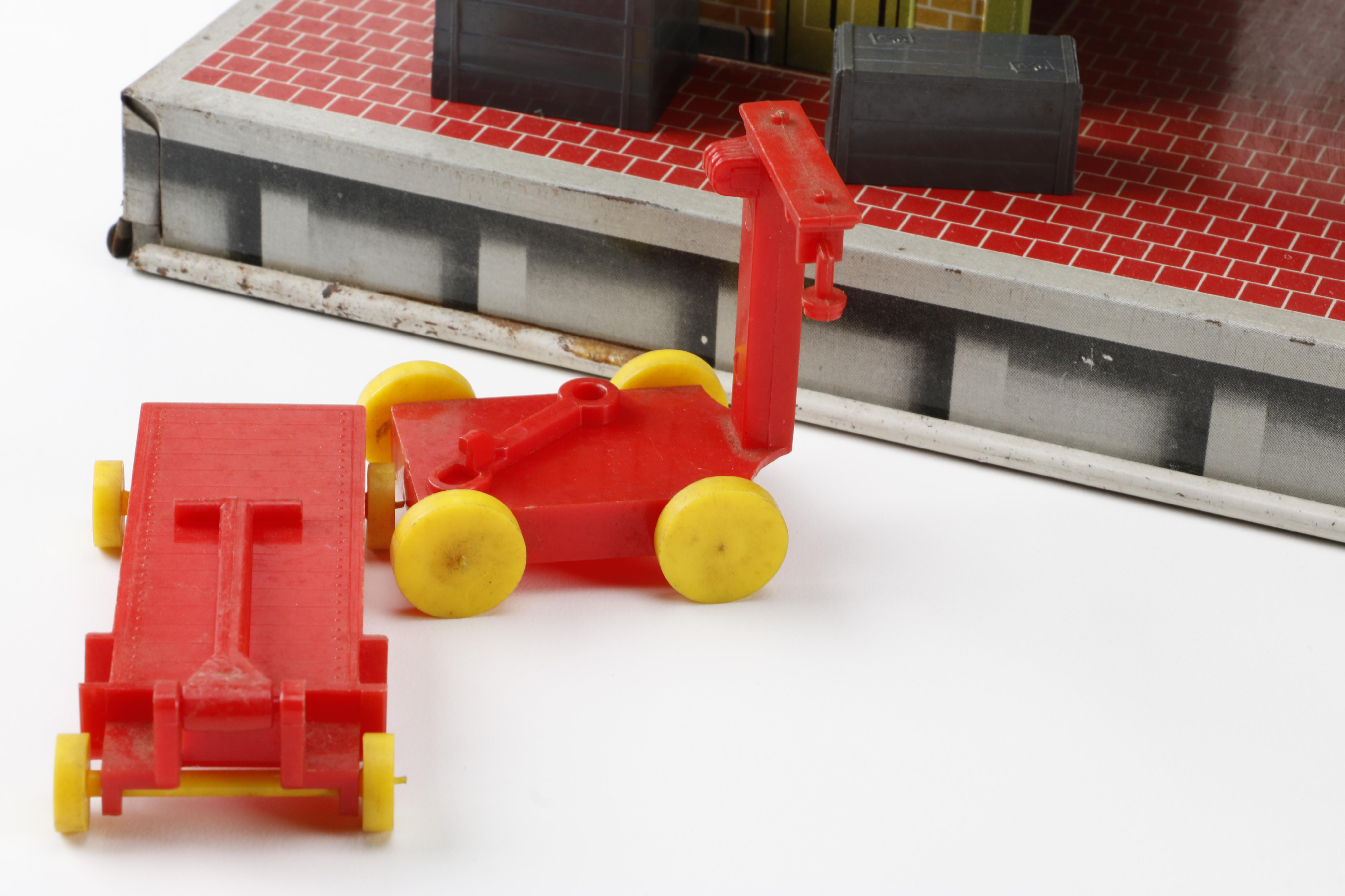 1950s Marx Tin Litho Freight Terminal Playset