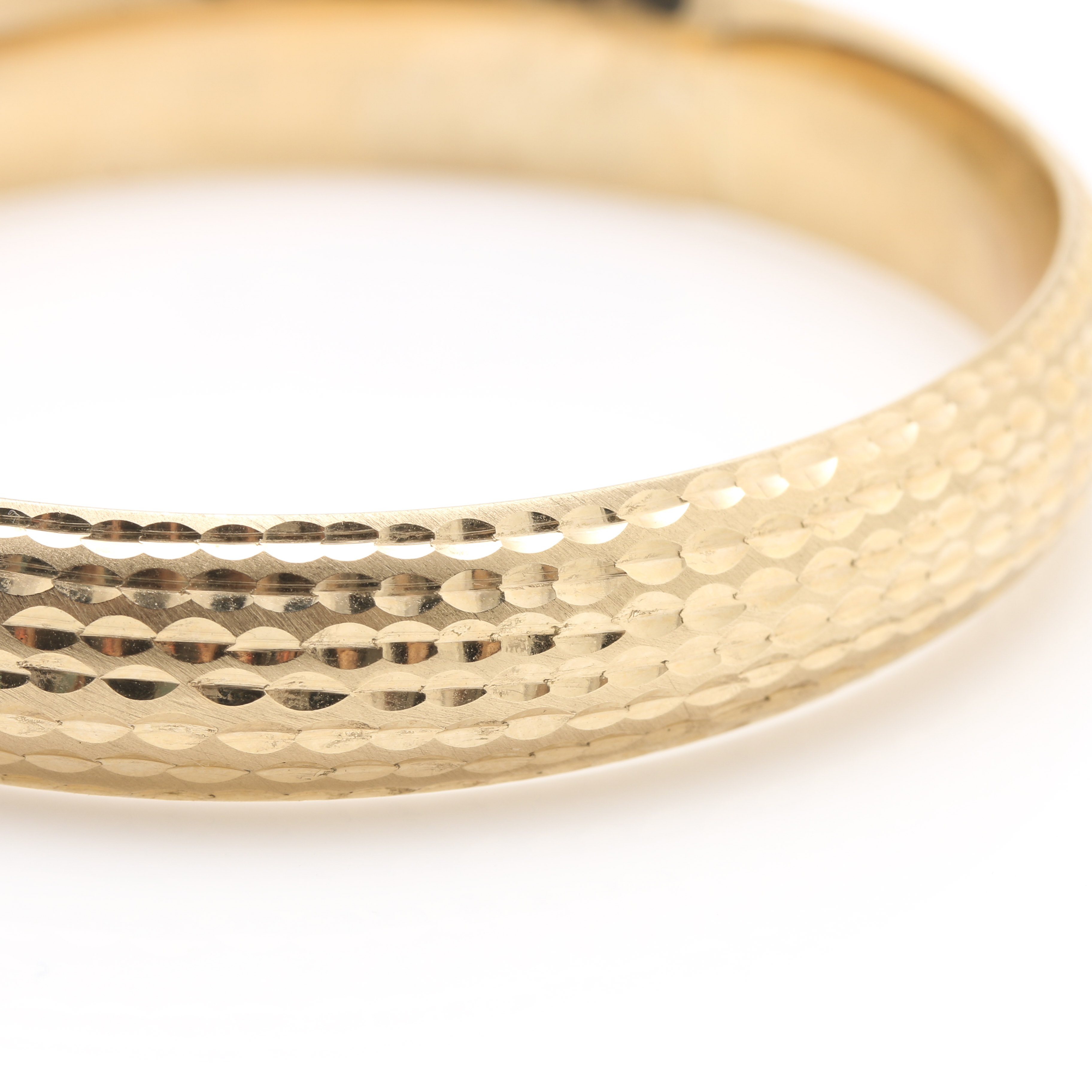 14K Yellow Gold Hinged Bangle Bracelet