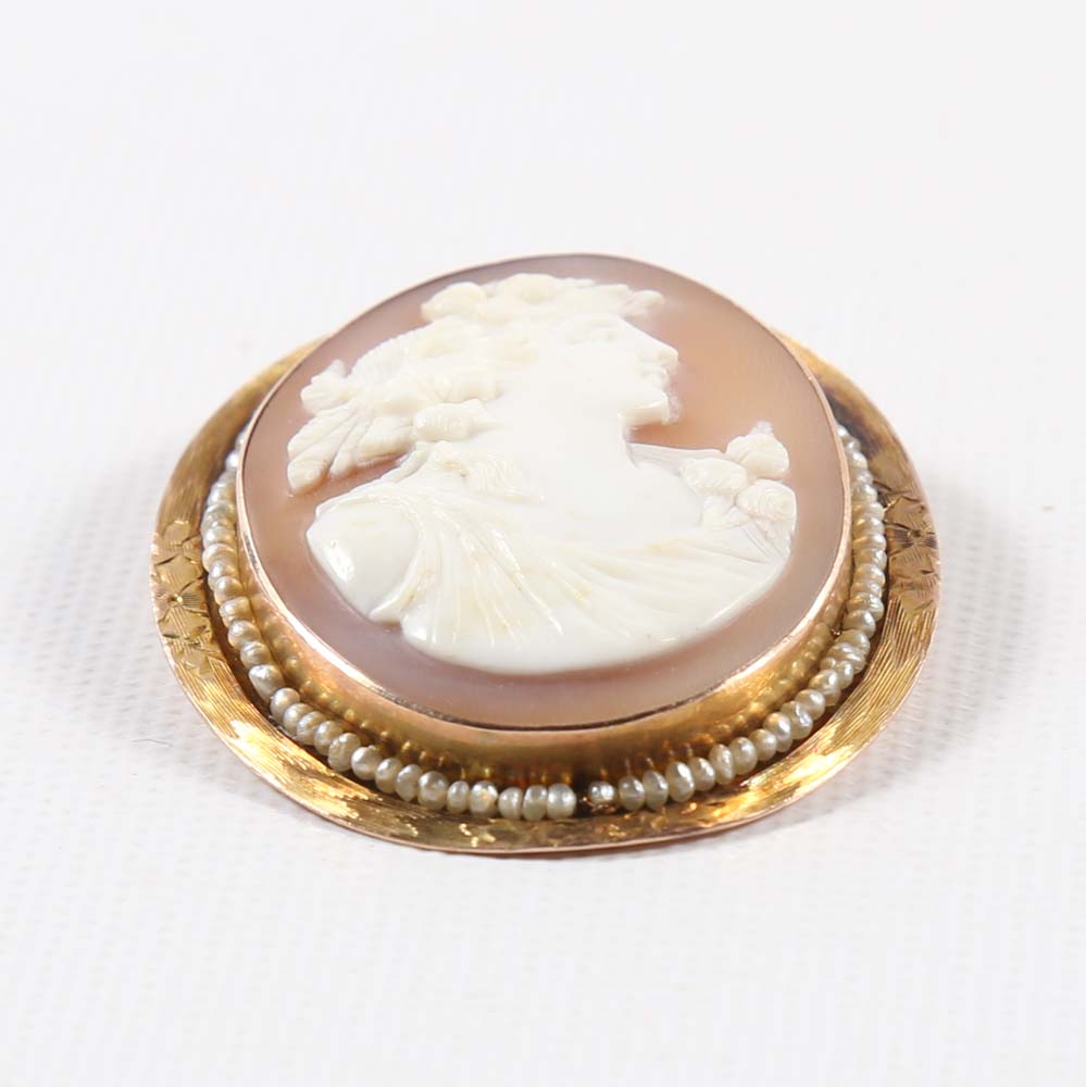 Victorian 10K Yellow Gold Cameo Pendant Brooch