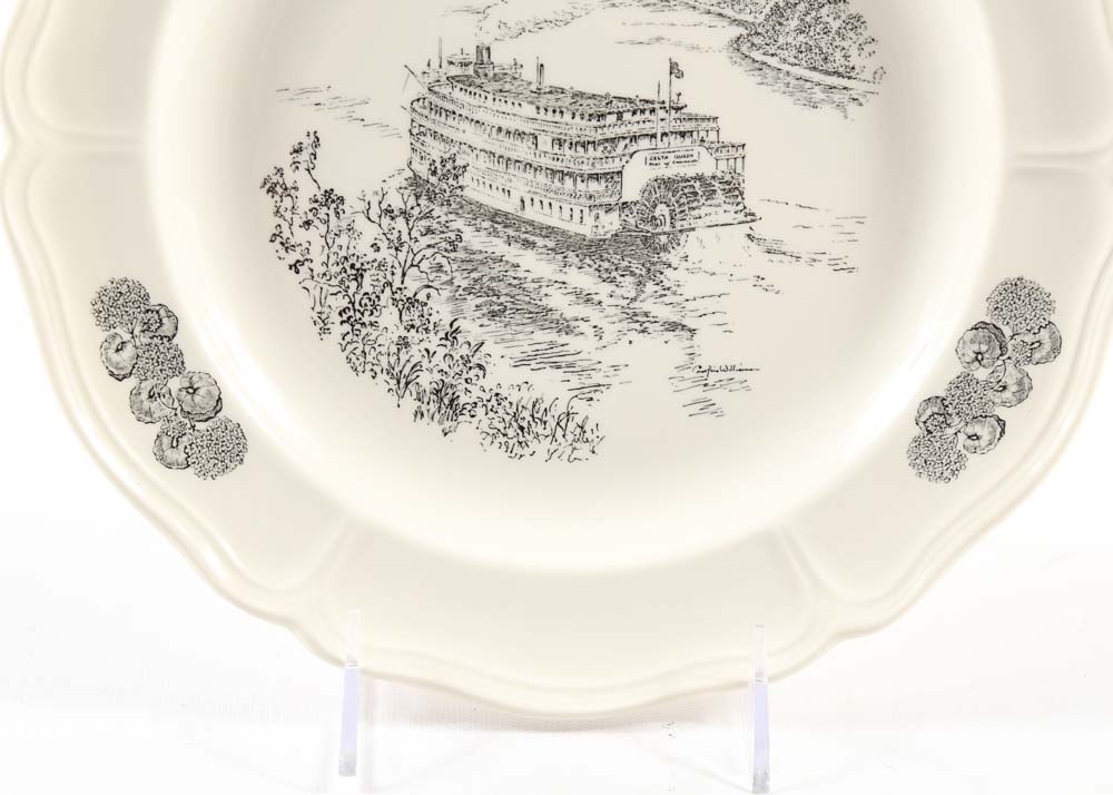 Wedgwood Scenes of Cincinnati "Delta Queen" Dinner Plate