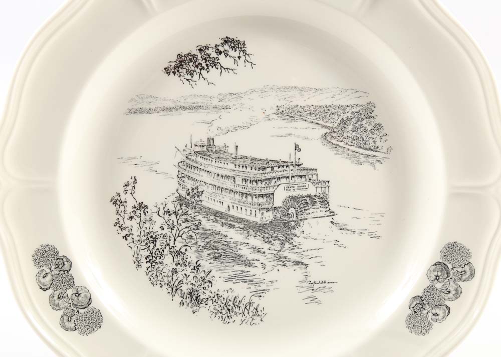 Wedgwood Scenes of Cincinnati "Delta Queen" Dinner Plate