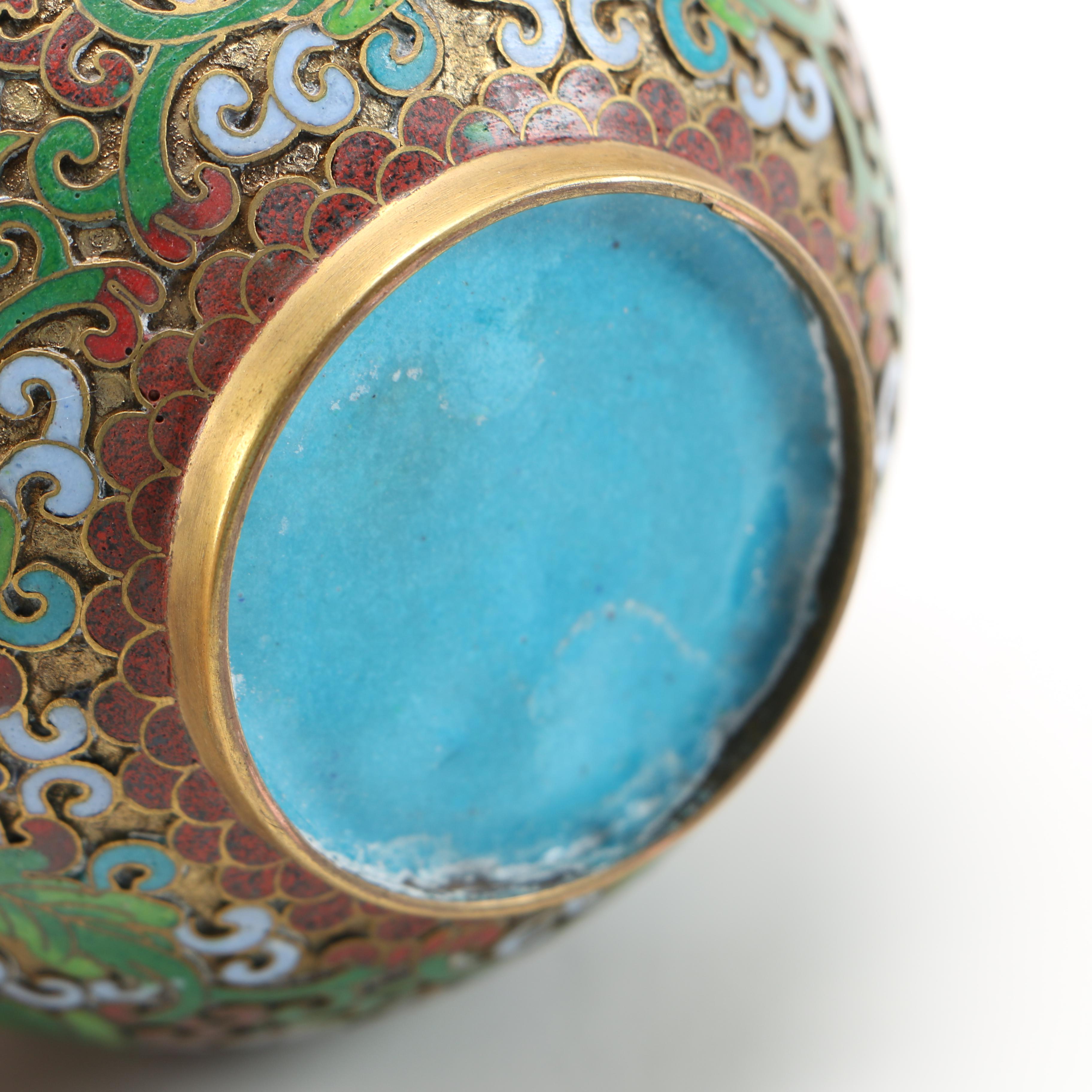 Zi Jin Cheng Vase and Urn