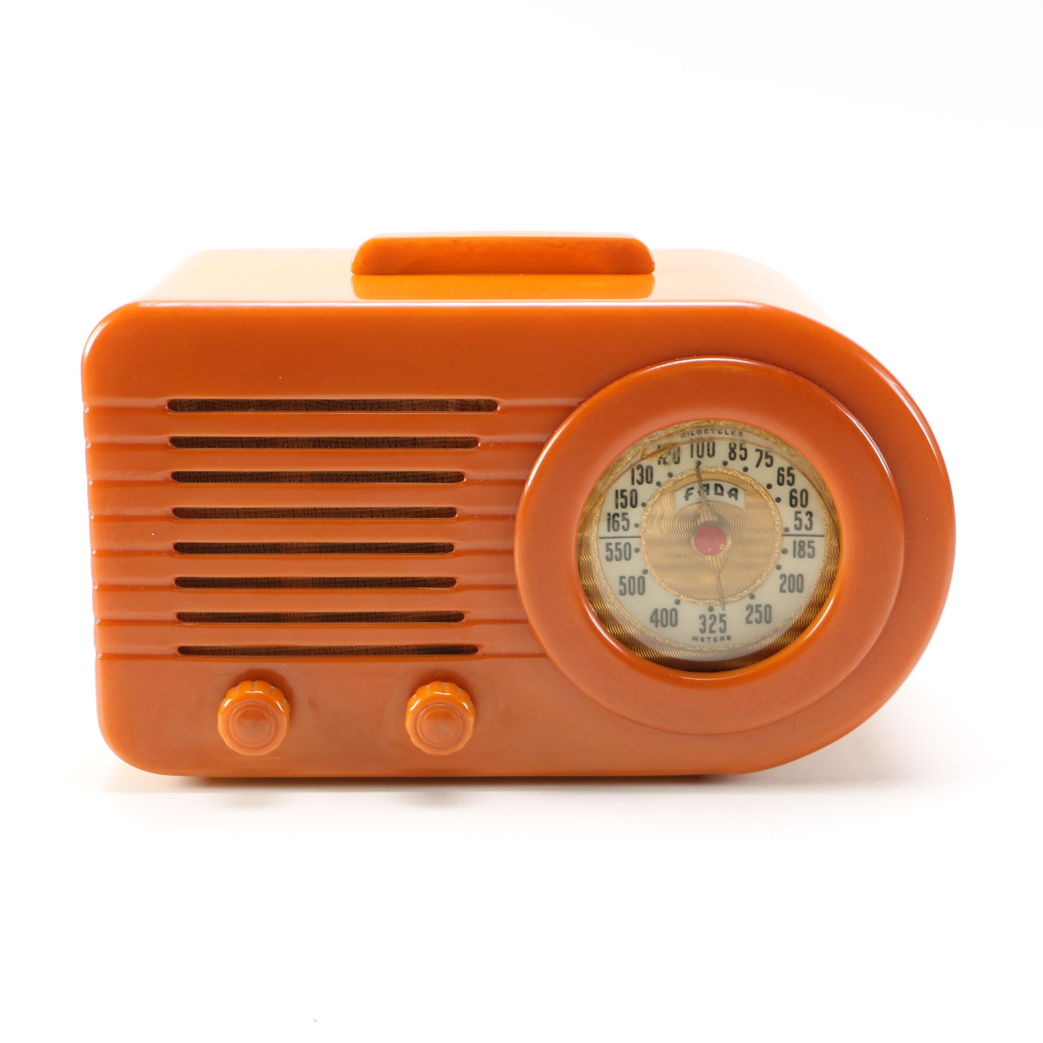 Fada Bakelite "Bullet" Radio