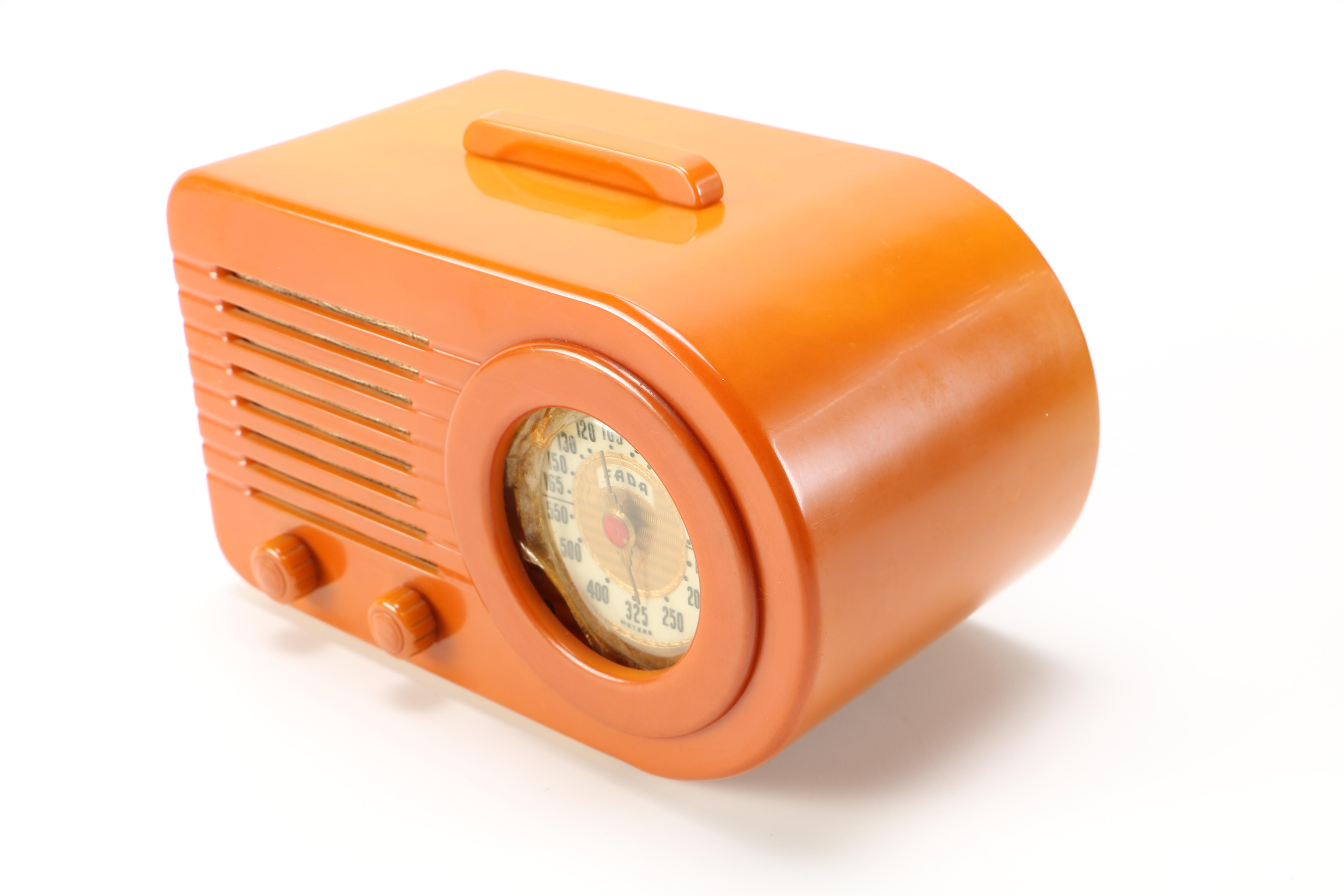 Fada Bakelite "Bullet" Radio