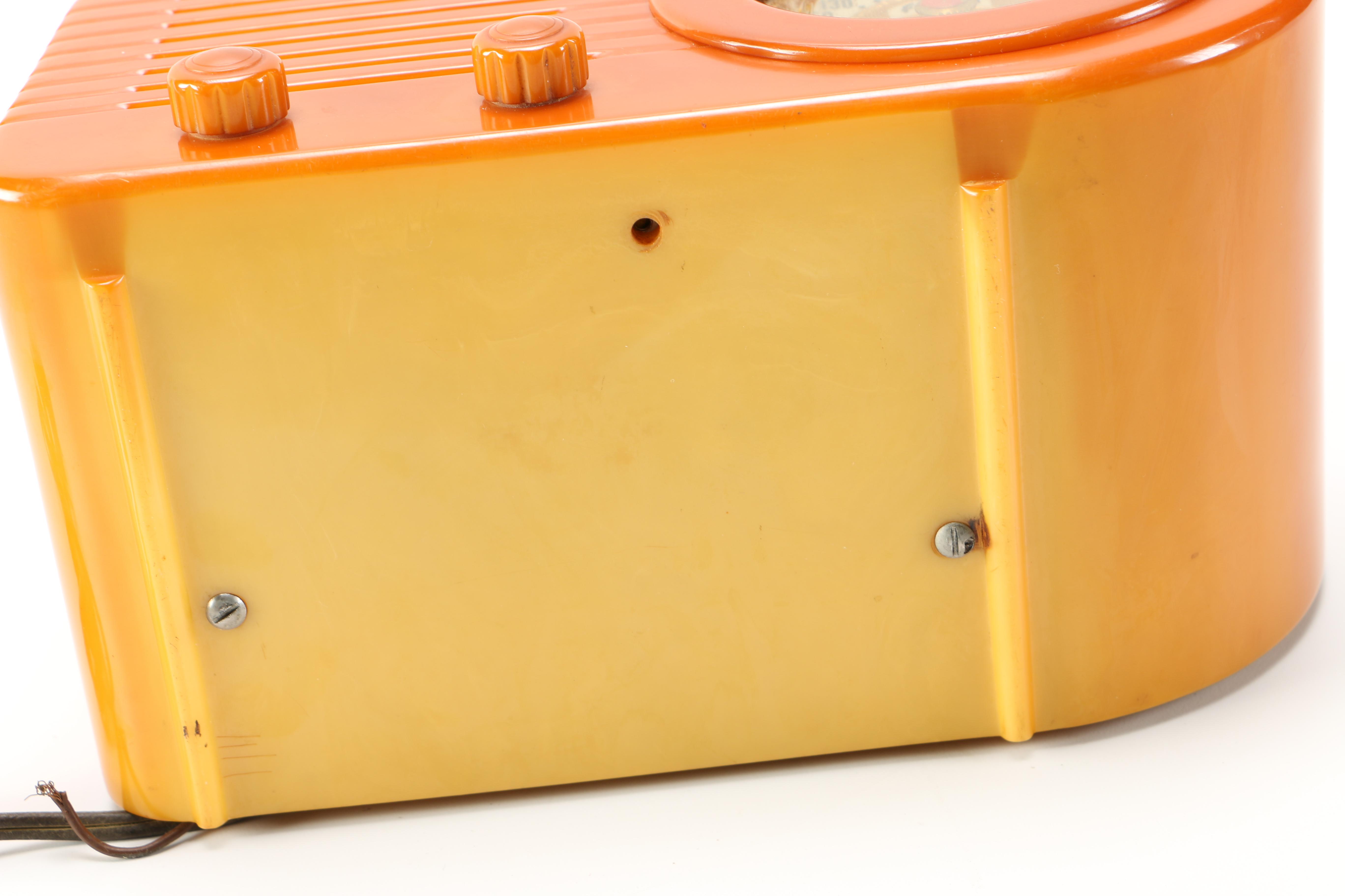 Fada Bakelite "Bullet" Radio