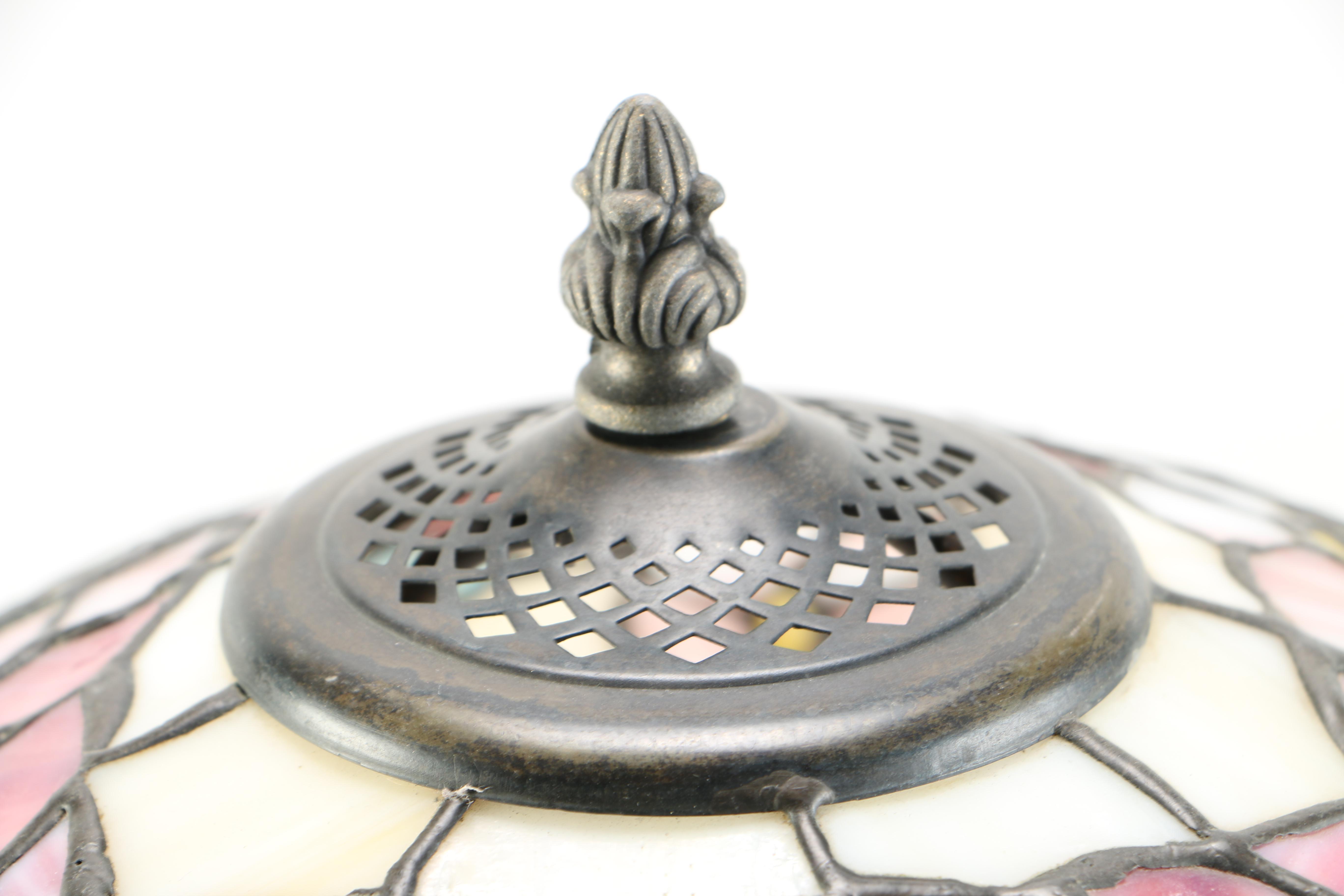 Floral Tiffany Style Table Lamp