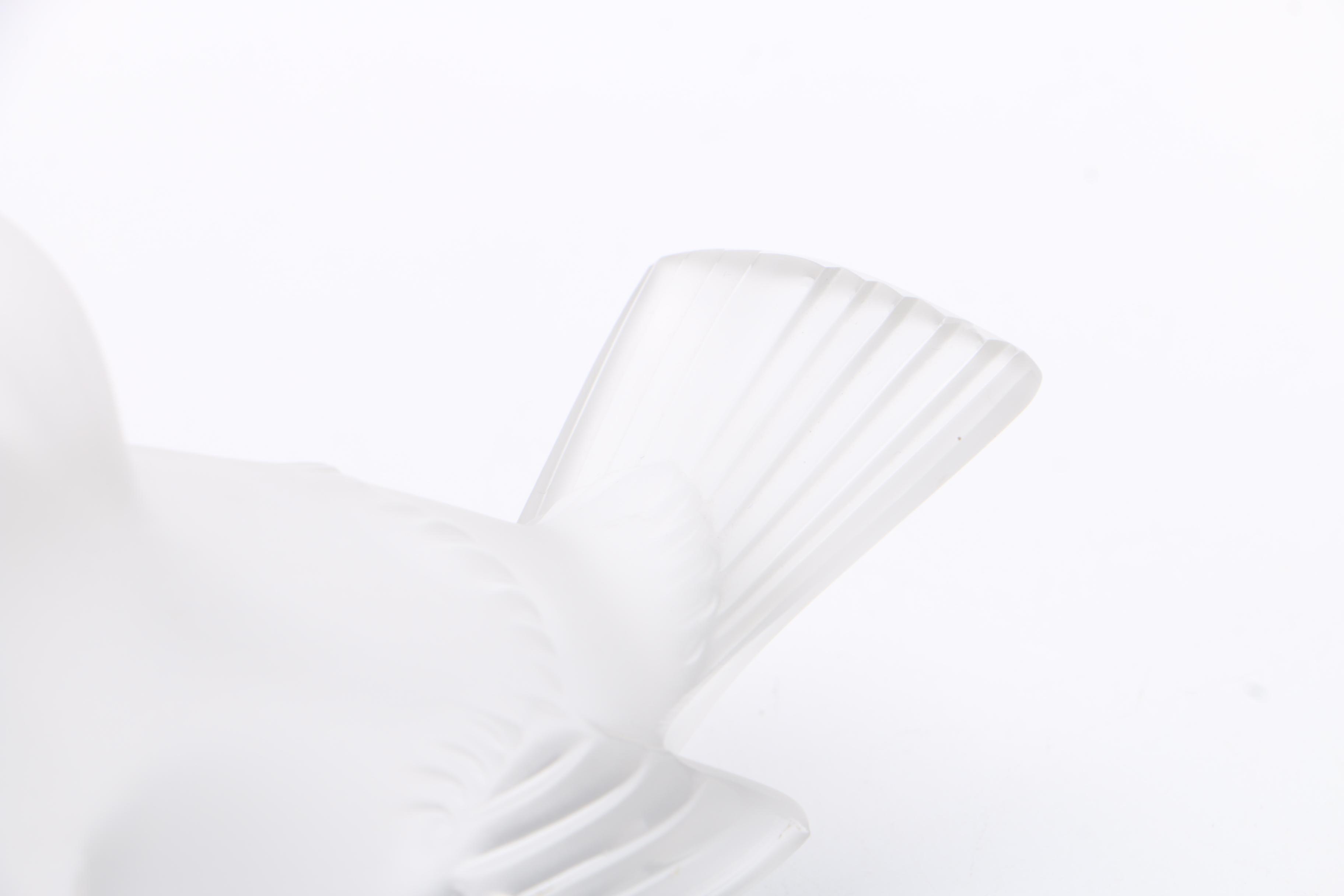 Lalique Moqueur Glass Bird Figurine