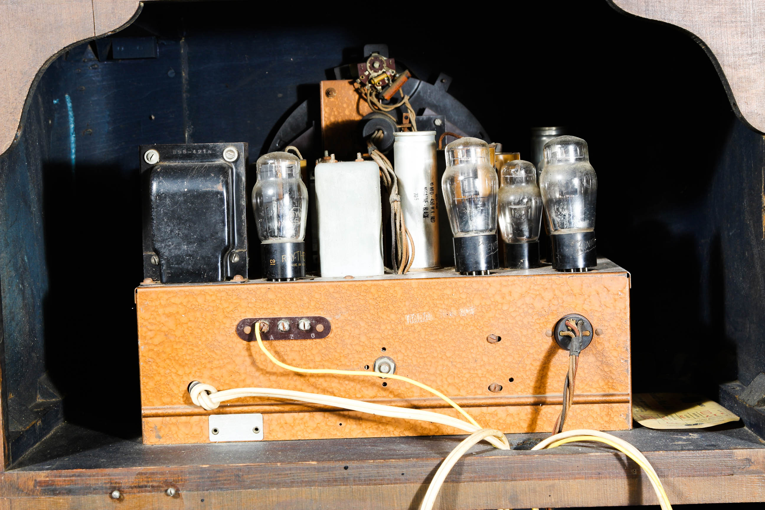 1930s Zenith Console Radio