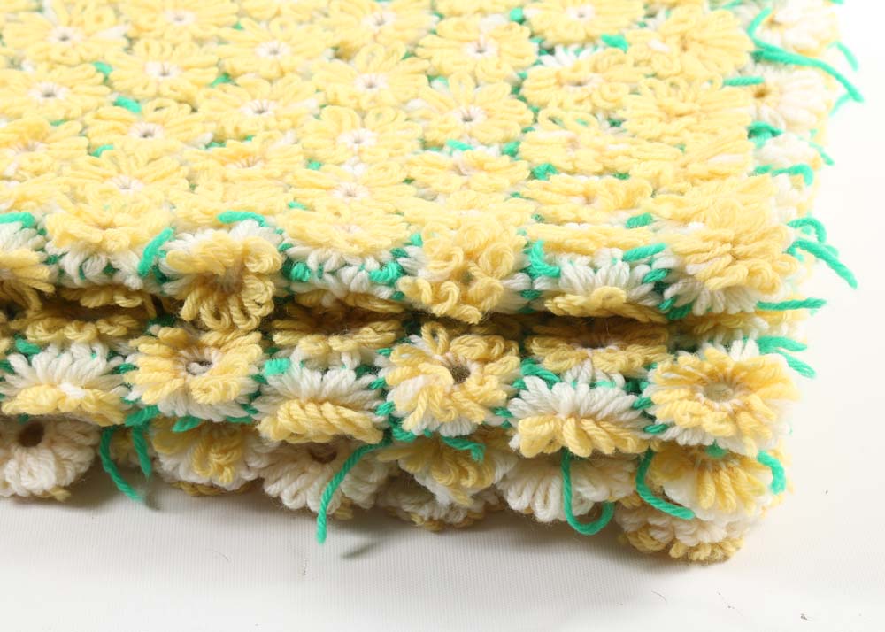 Vintage Daisy Chain Afghan Throw