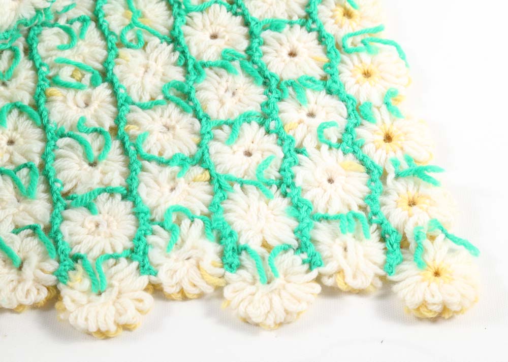 Vintage Daisy Chain Afghan Throw