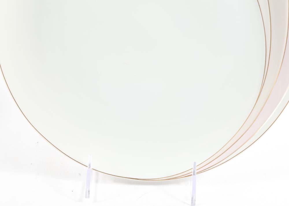 Hutschenreuther "En Vogue" China Set