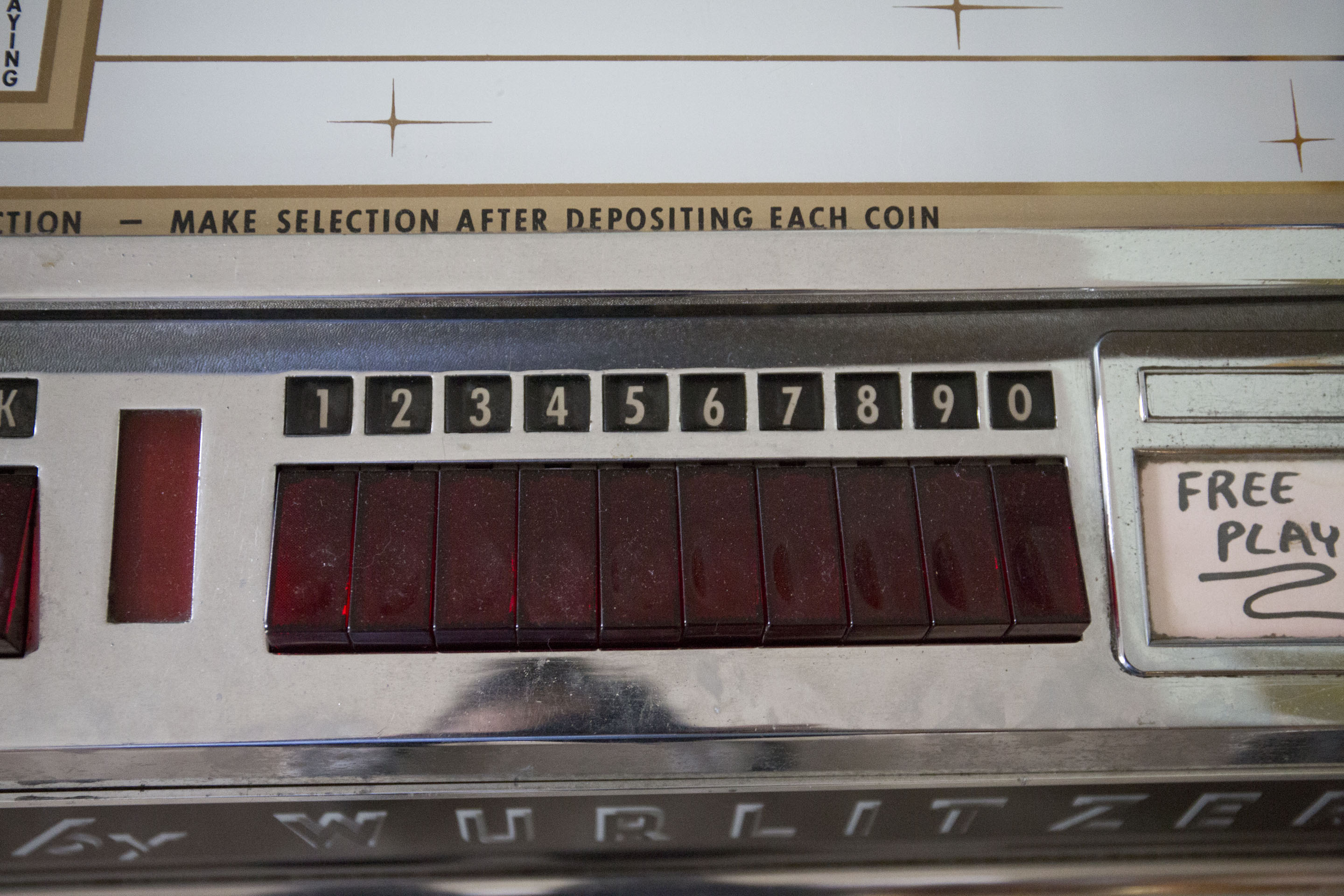 1960s Wurlitzer Model 2810 Jukebox