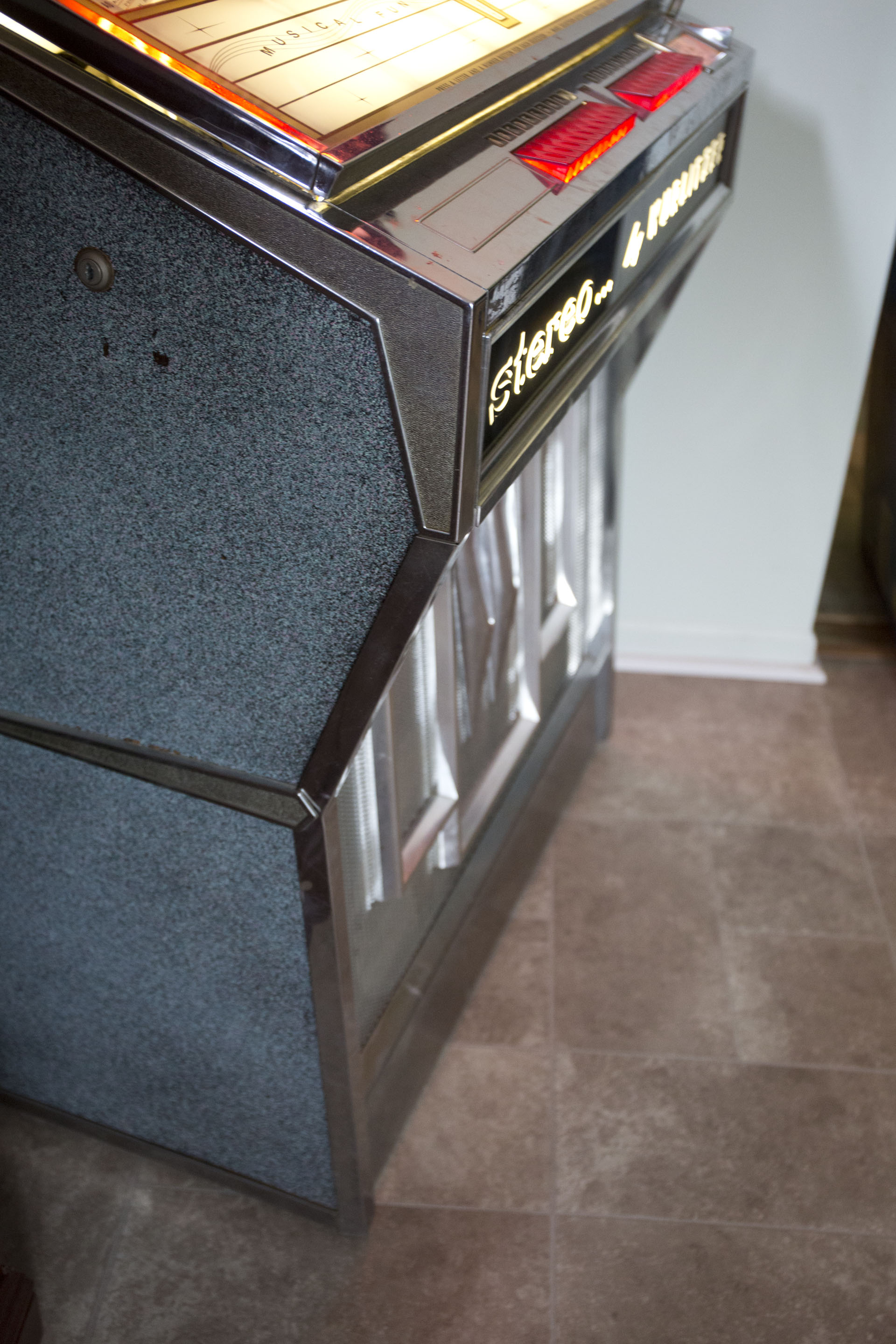 1960s Wurlitzer Model 2810 Jukebox