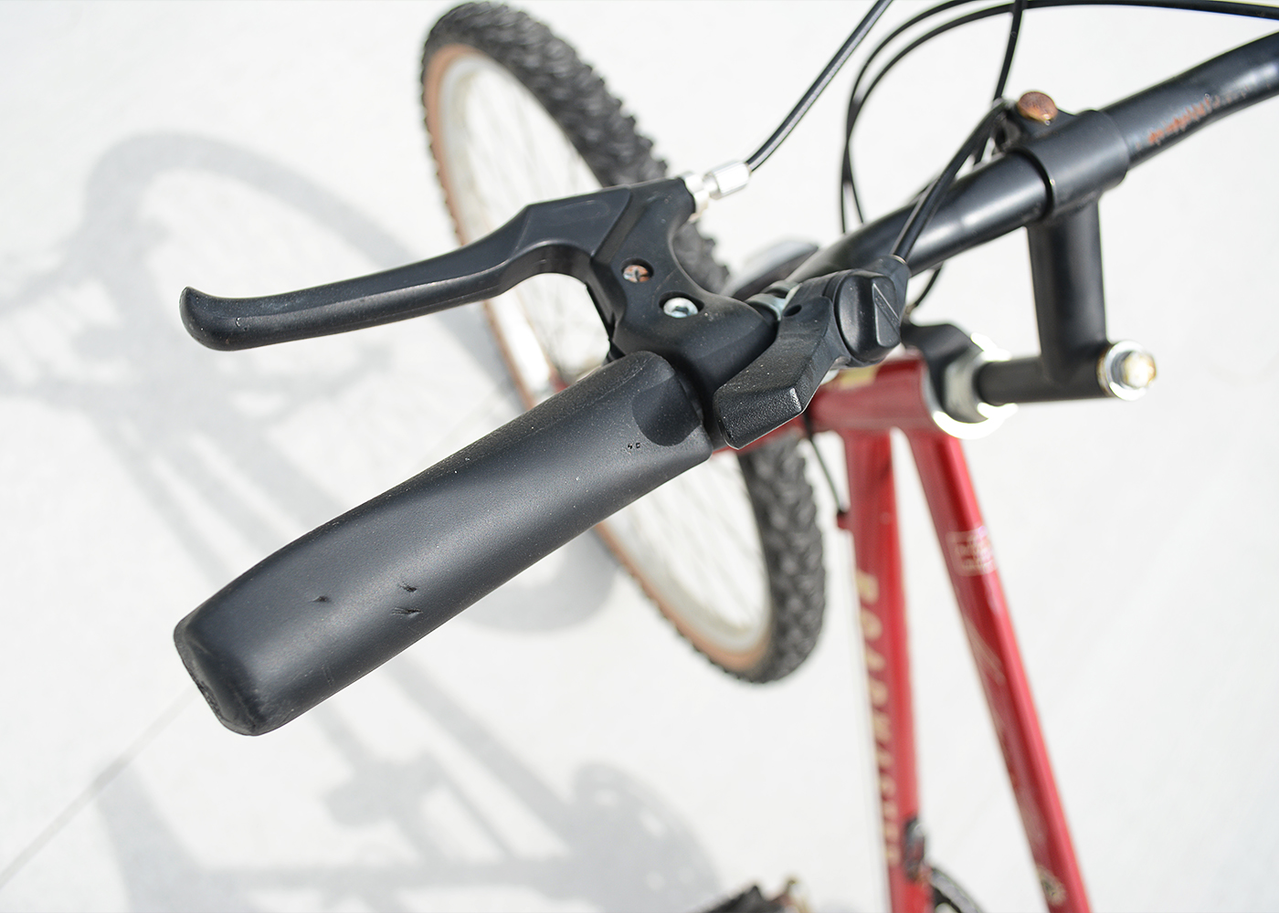 Roadmaster "Mountain Pass" 18 Speed Bicycle