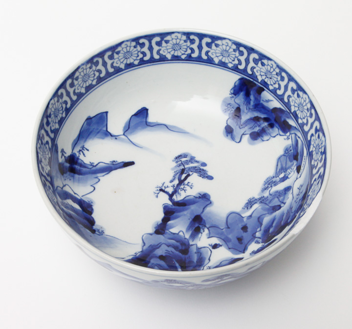 Antique Japanese Blue and White Imari Bowl Set