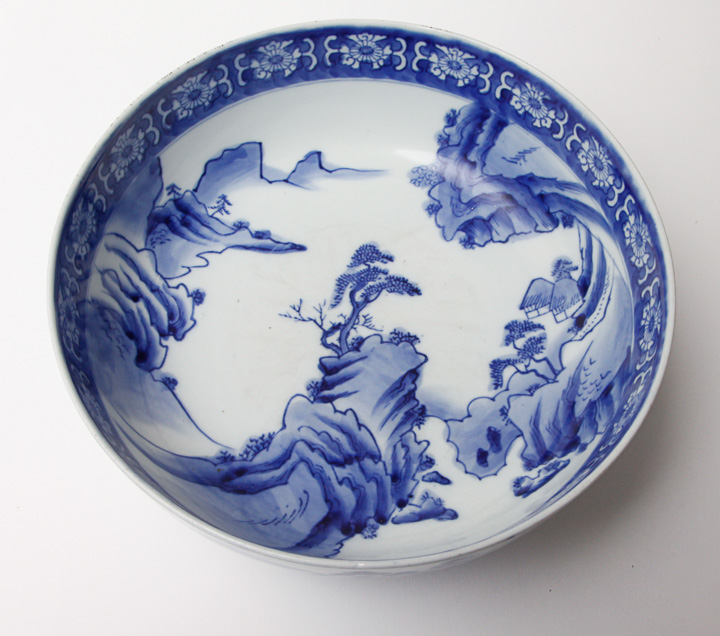 Antique Japanese Blue and White Imari Bowl Set