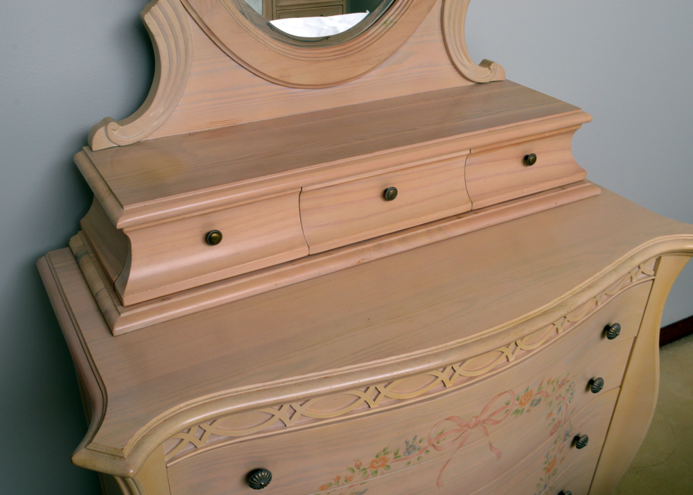 Dresser with Mirror from Lexington Furniture "Lynn Hollyn At Home"