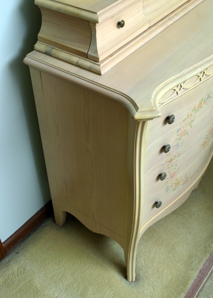 Dresser with Mirror from Lexington Furniture "Lynn Hollyn At Home"