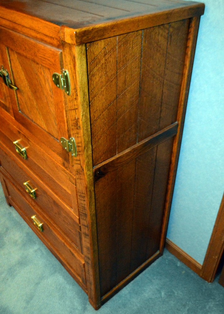 Young-Hinkle Chest of Drawers