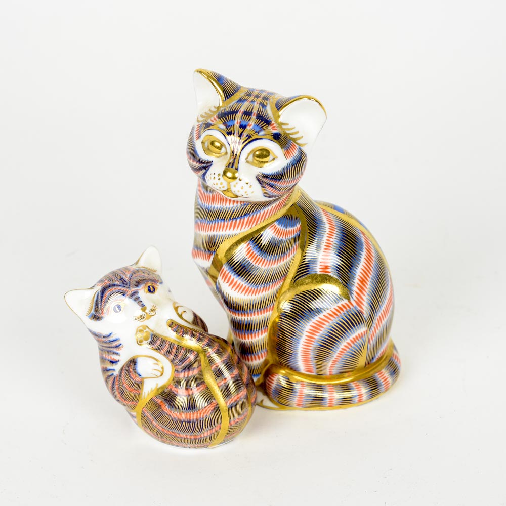 Royal Crown Derby Cat with Playful Kitten Figurines