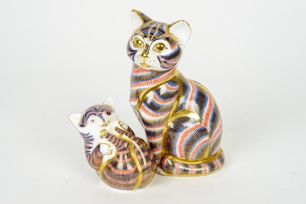 Royal Crown Derby Cat with Playful Kitten Figurines