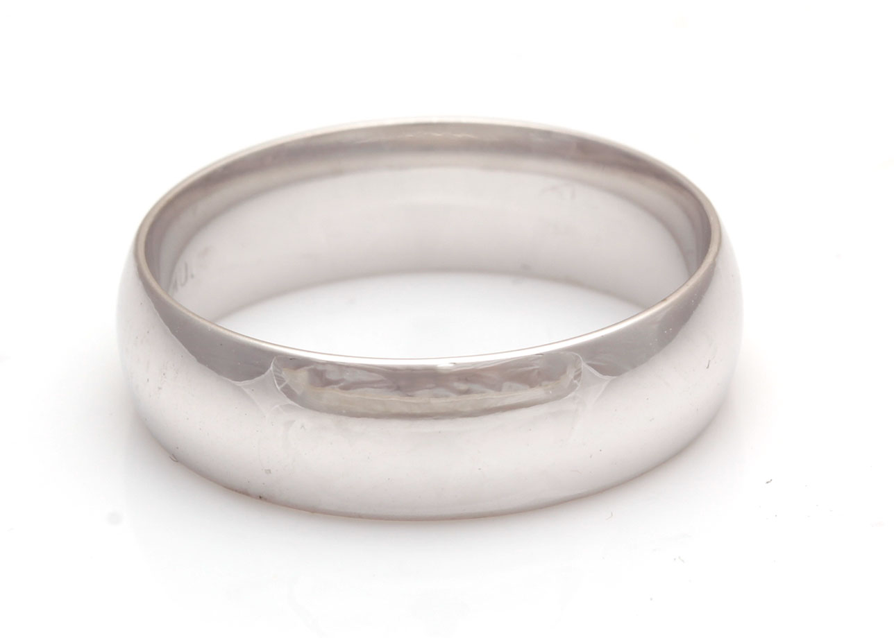 10K White Gold Band