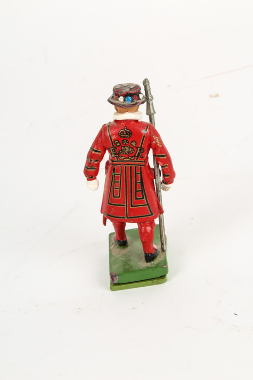 Royal Yeoman Warder "Beefeater" Figurine