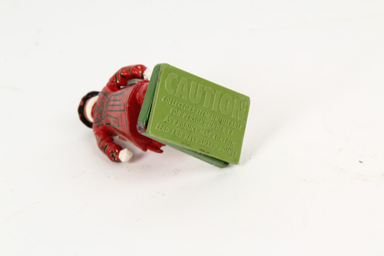 Royal Yeoman Warder "Beefeater" Figurine