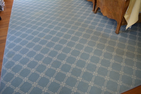 Matching Machine Made Area Rug and Door Mats