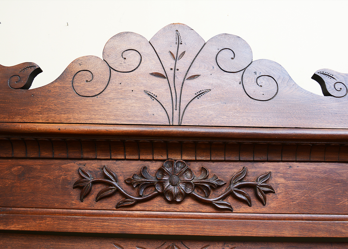 Victorian Eastlake Style Dresser With Mirror
