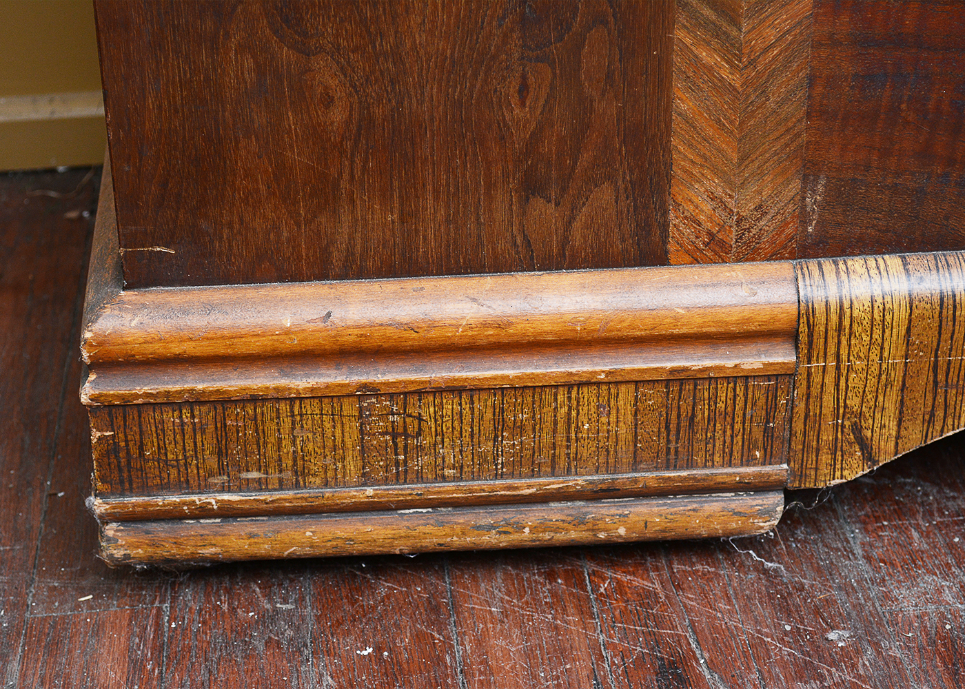 Vintage Roos Cedar Chest
