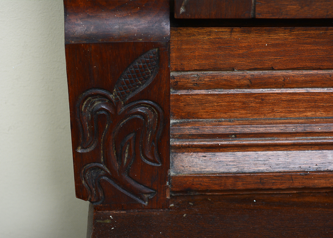Victorian Eastlake Style Dresser With Mirror