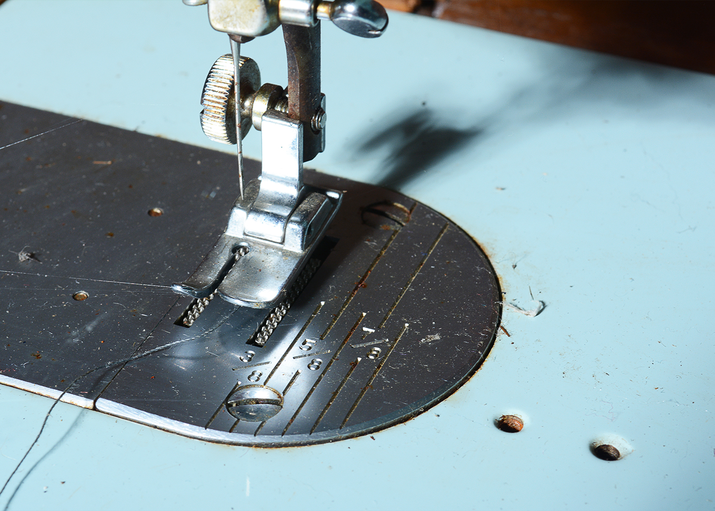 Vintage Sewing Cabinet with "Dial N' Sew" Sewing Machine