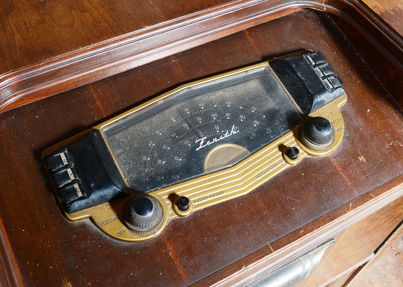 1940s Zenith Radio and Record Player Console