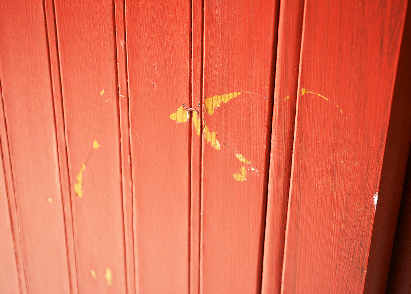 Red-Painted Country-Style Entertainment Cabinet