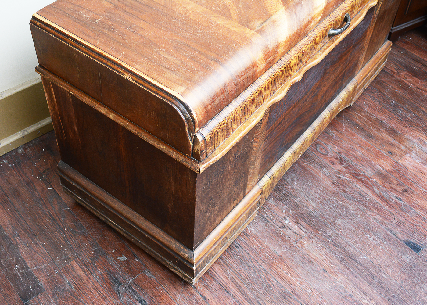 Vintage Roos Cedar Chest