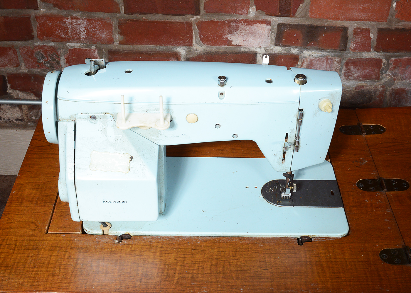Vintage Sewing Cabinet with "Dial N' Sew" Sewing Machine