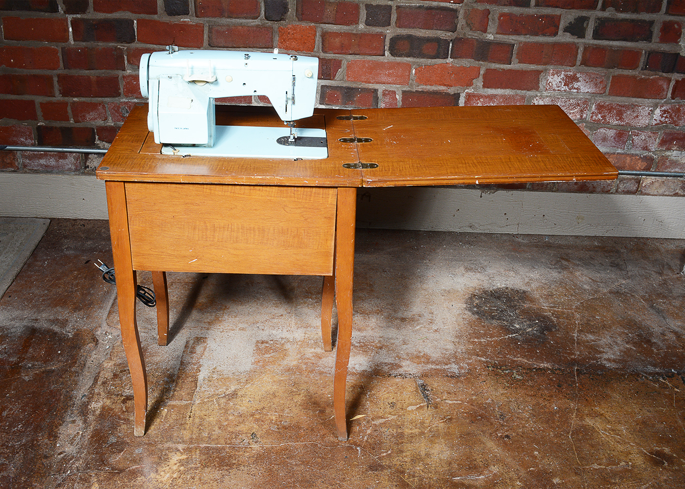 Vintage Sewing Cabinet with "Dial N' Sew" Sewing Machine
