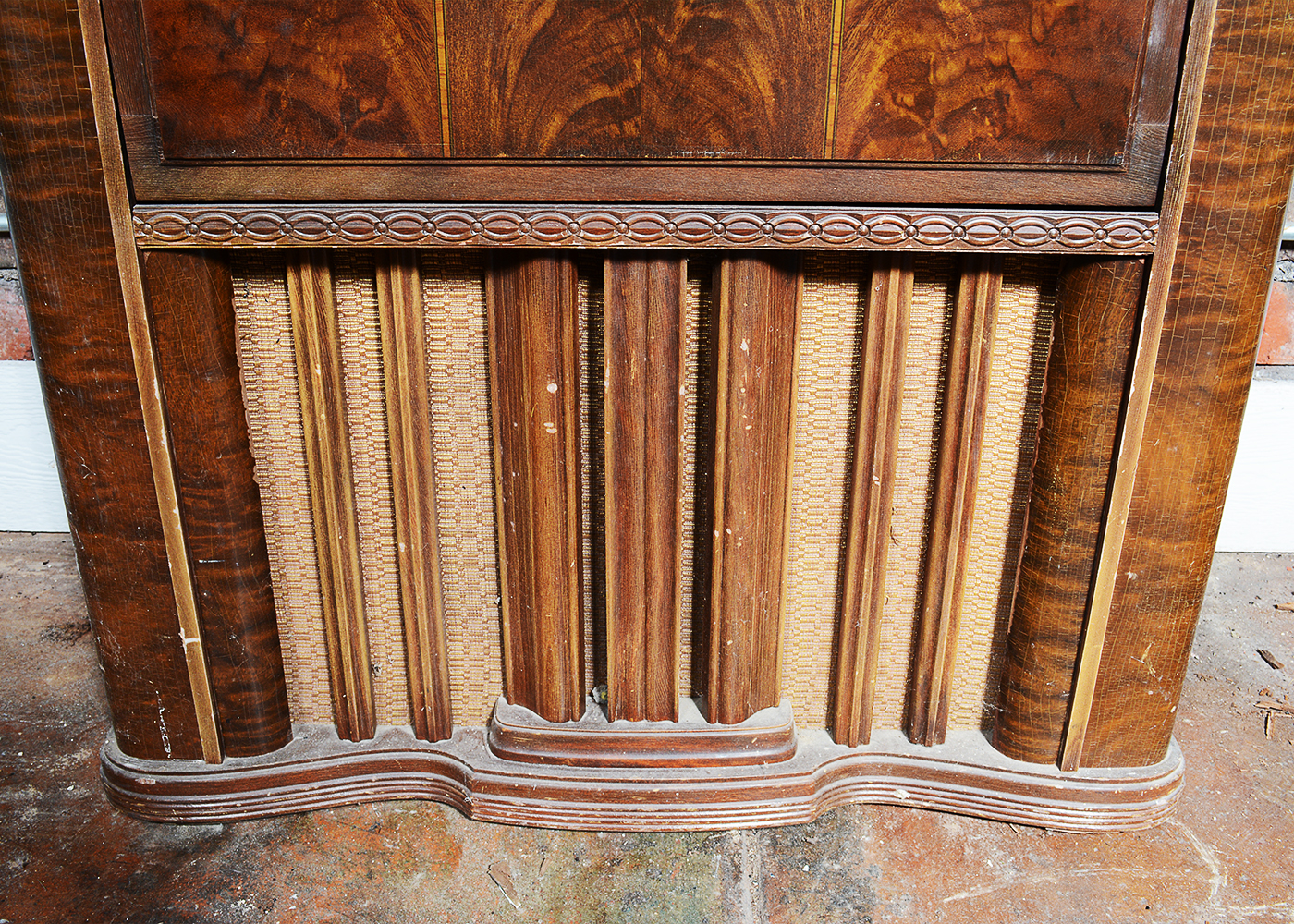 1940s Zenith Radio and Record Player Console