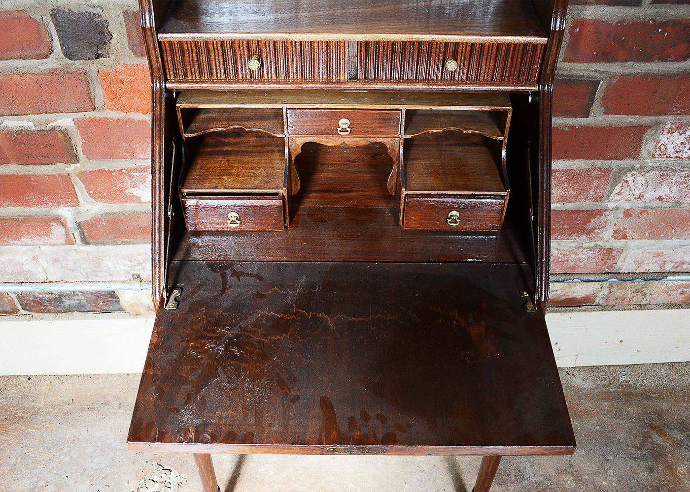 Early 20th Century Colonial Manufacturing Co. Mahogany Secretary Desk