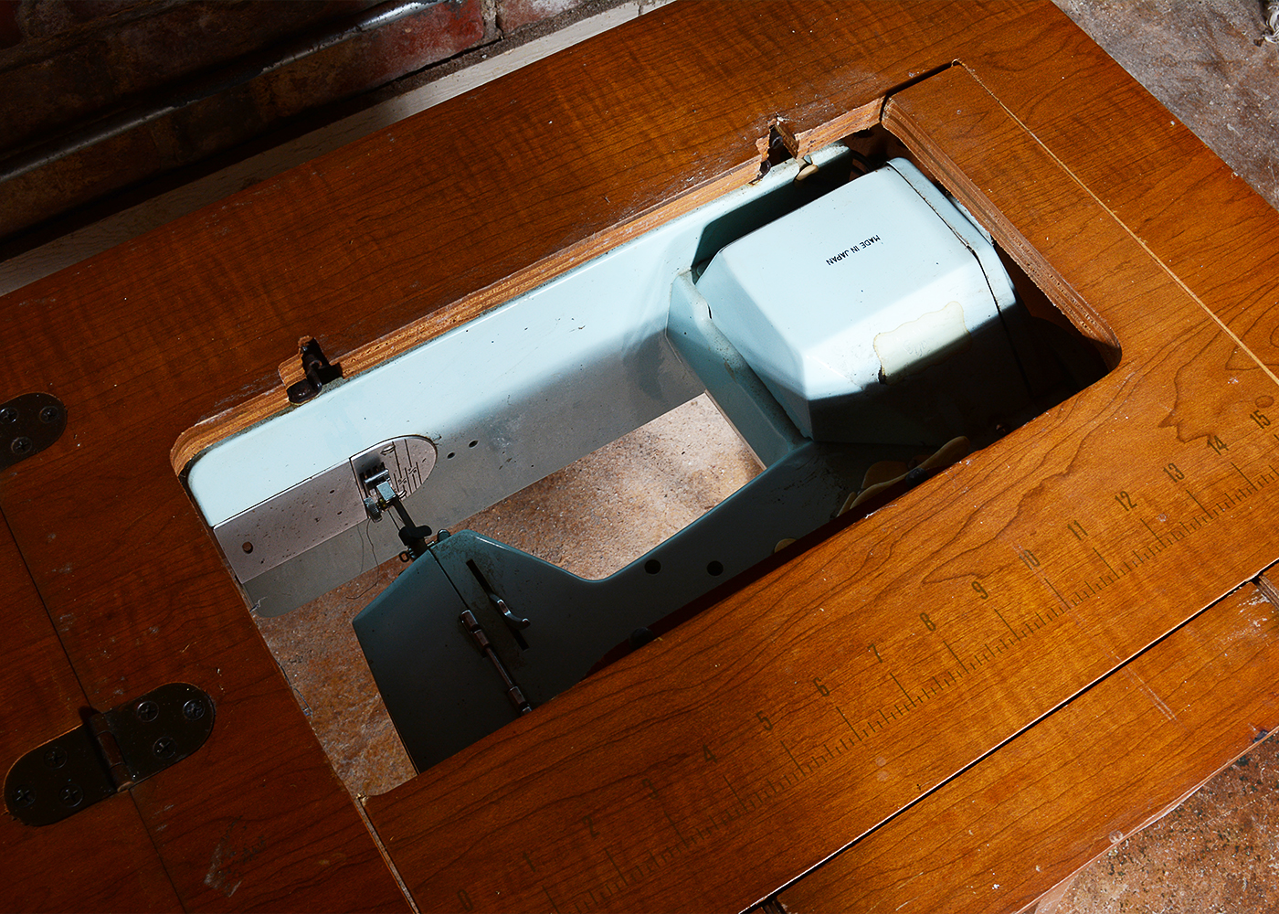 Vintage Sewing Cabinet with "Dial N' Sew" Sewing Machine