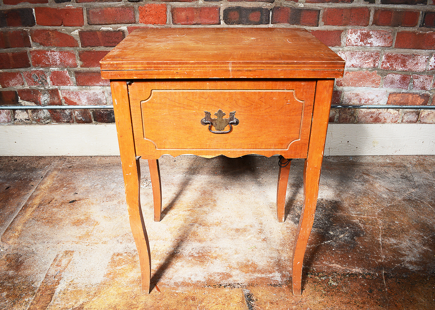 Vintage Sewing Cabinet with "Dial N' Sew" Sewing Machine