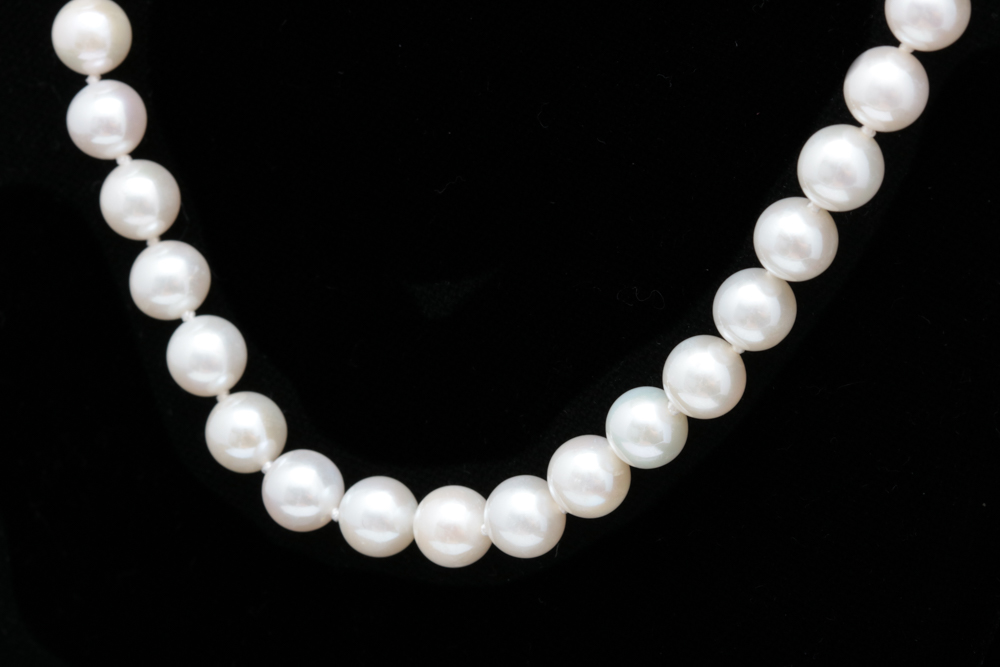 14K White Gold and Fresh Water Pearl Necklace